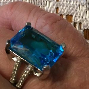 Estate Genuine Deep Blue Topaz in .925
